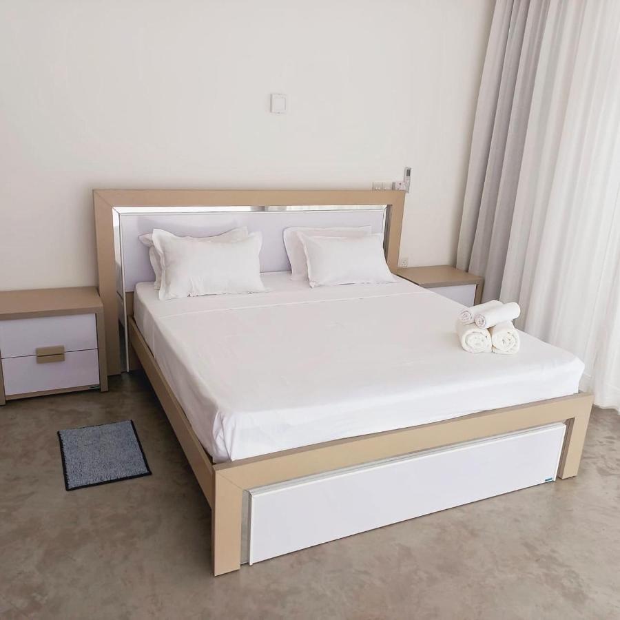 Zodiak Hotel แทนกาลเล ภายนอก รูปภาพ
