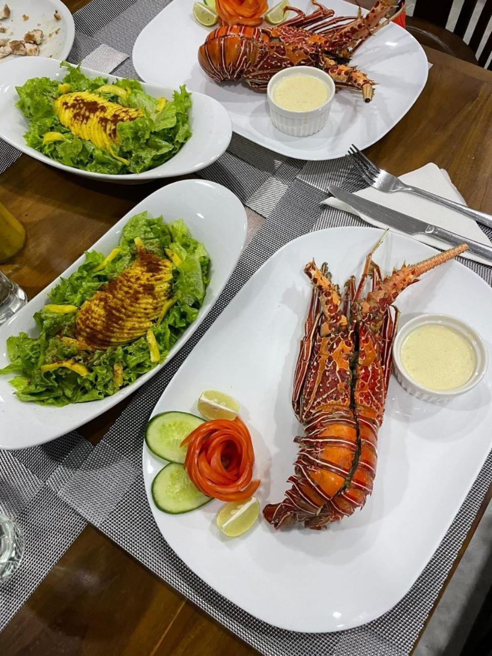 Zodiak Hotel แทนกาลเล ภายนอก รูปภาพ