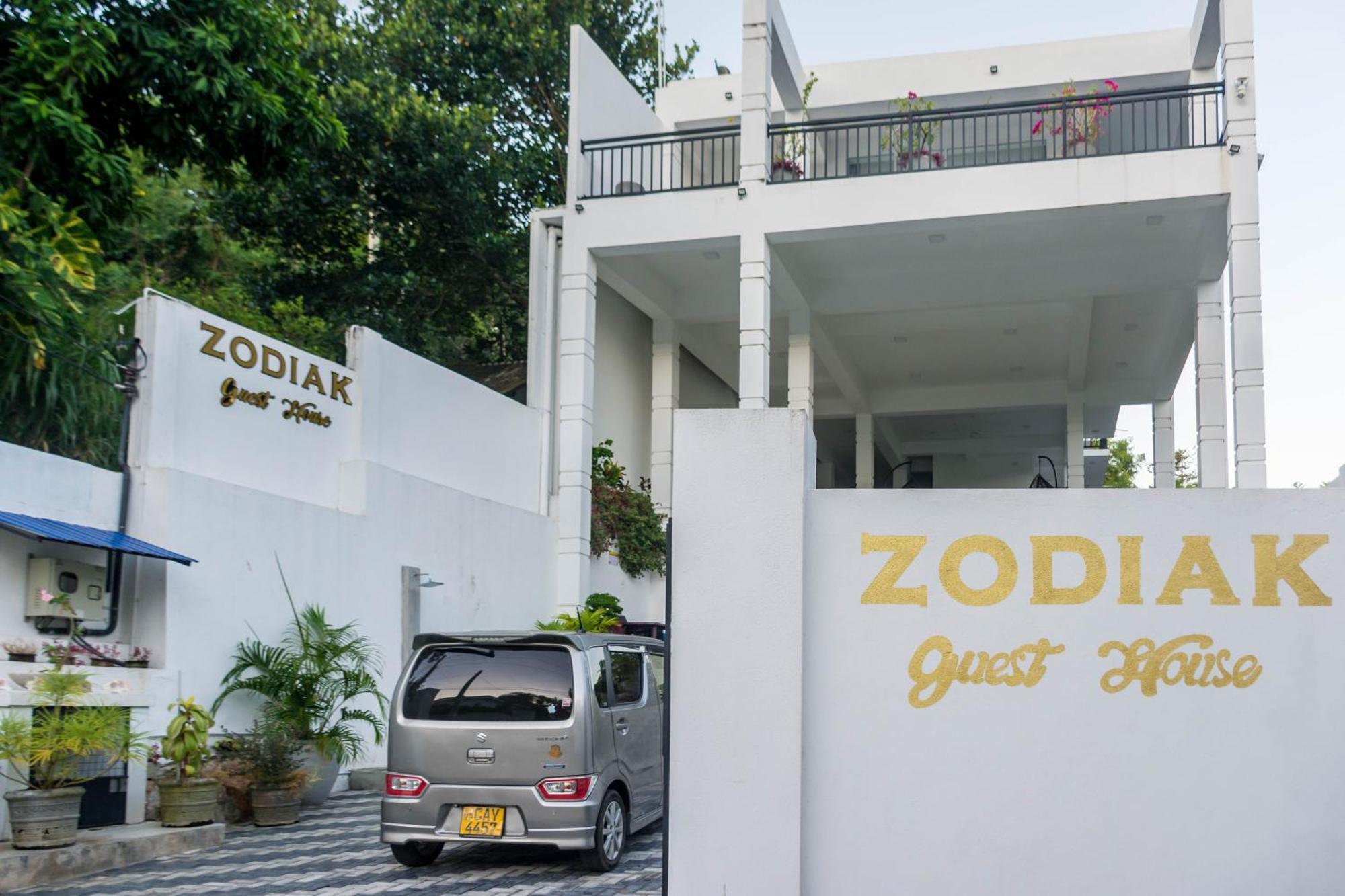 Zodiak Hotel แทนกาลเล ภายนอก รูปภาพ