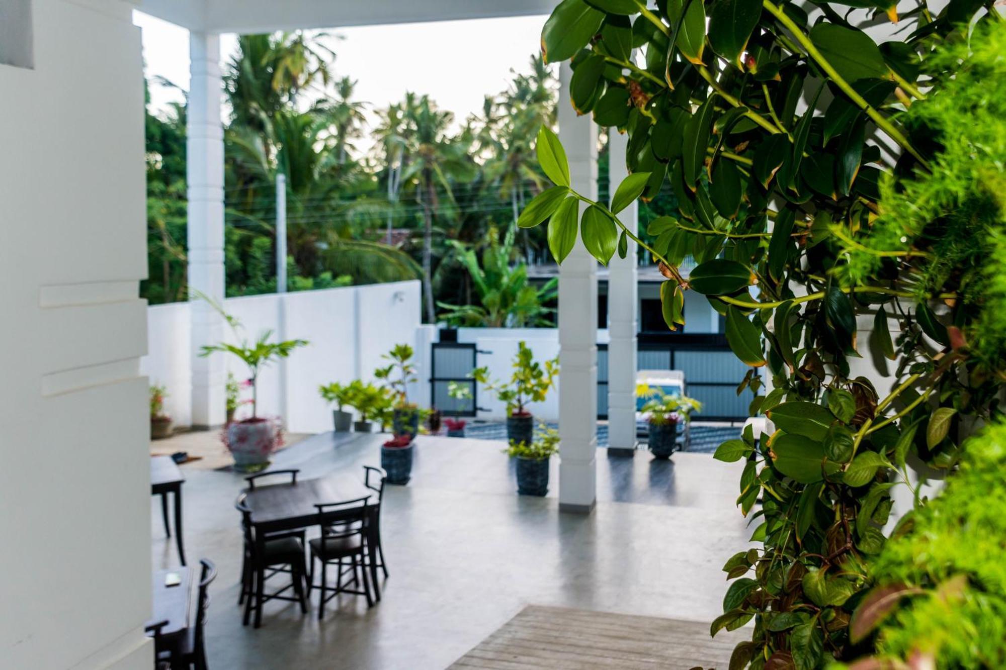 Zodiak Hotel แทนกาลเล ภายนอก รูปภาพ