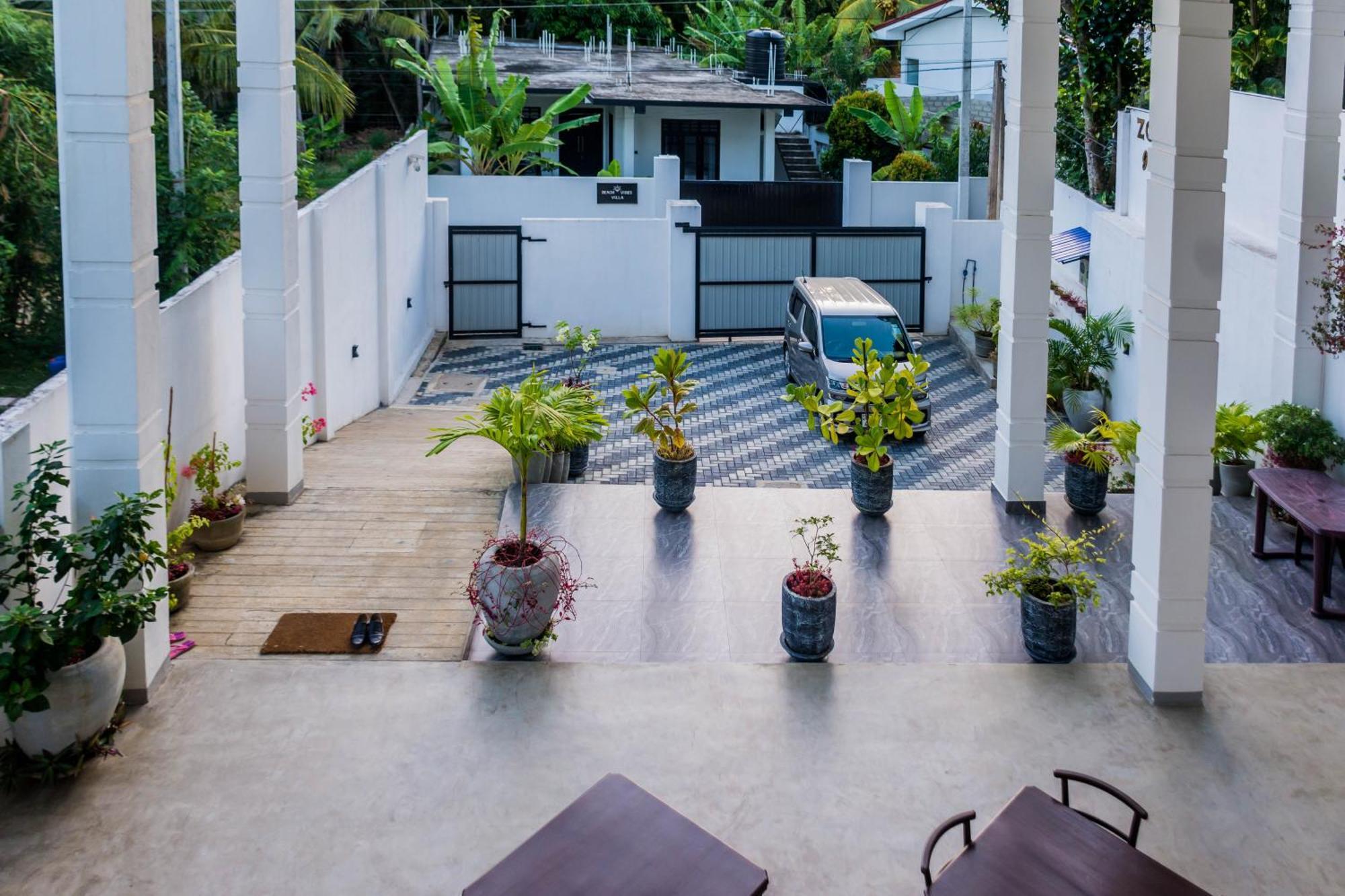 Zodiak Hotel แทนกาลเล ภายนอก รูปภาพ