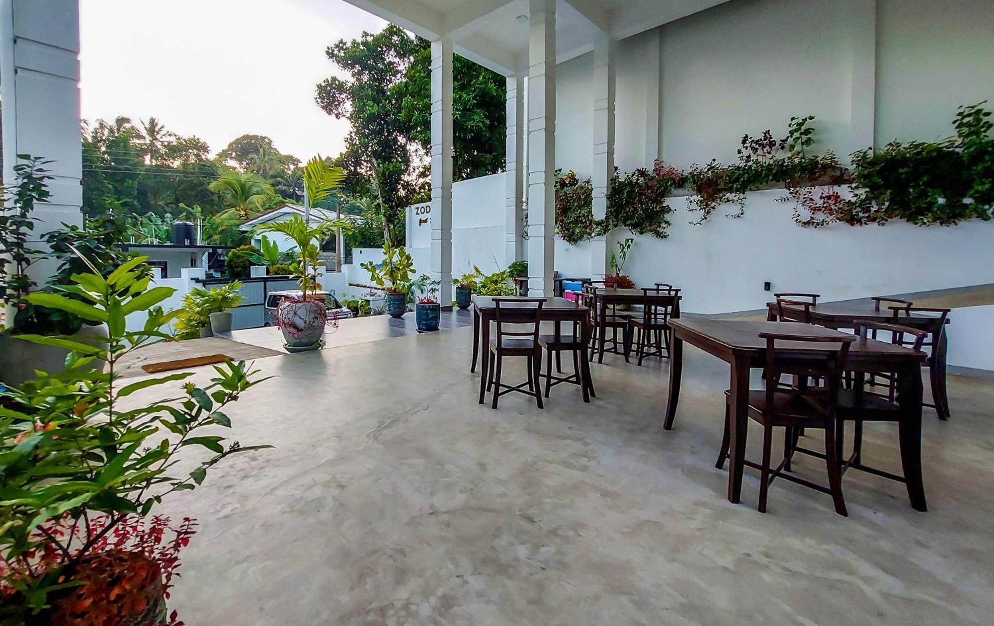 Zodiak Hotel แทนกาลเล ภายนอก รูปภาพ