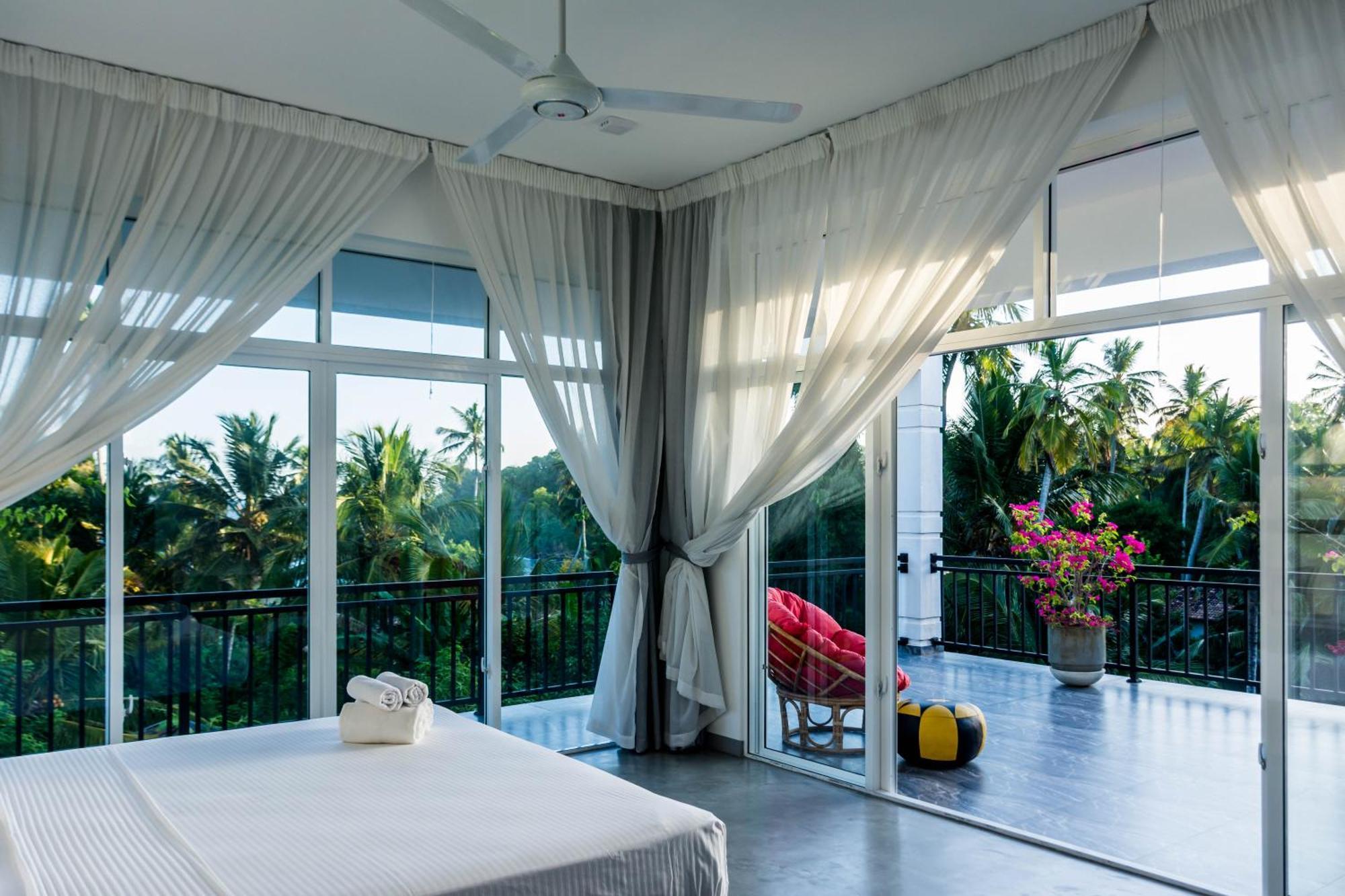 Zodiak Hotel แทนกาลเล ภายนอก รูปภาพ