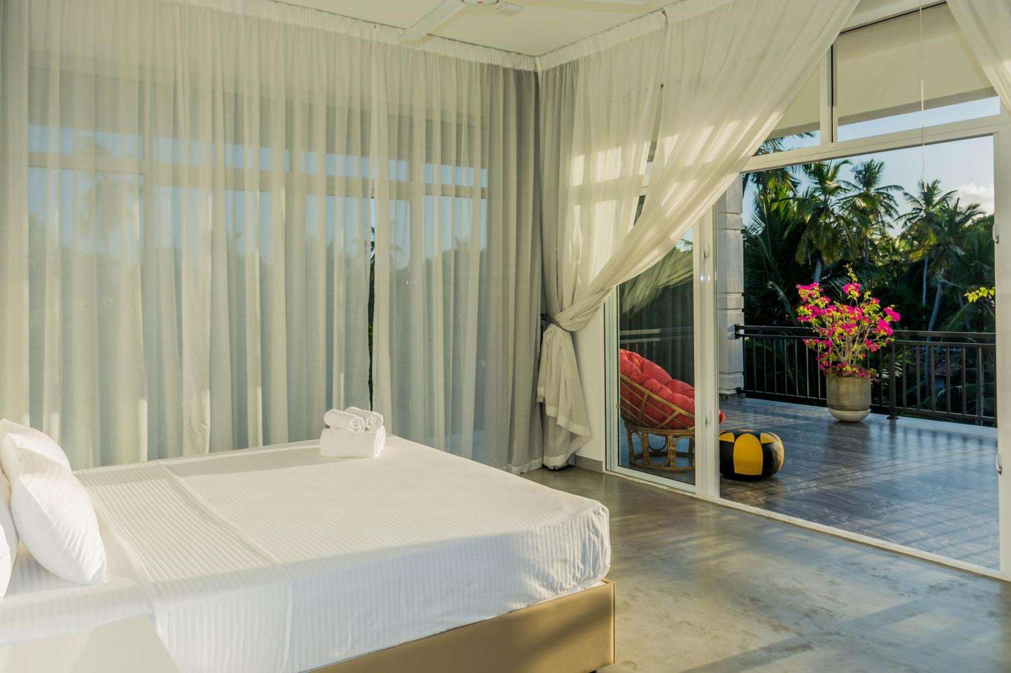 Zodiak Hotel แทนกาลเล ภายนอก รูปภาพ