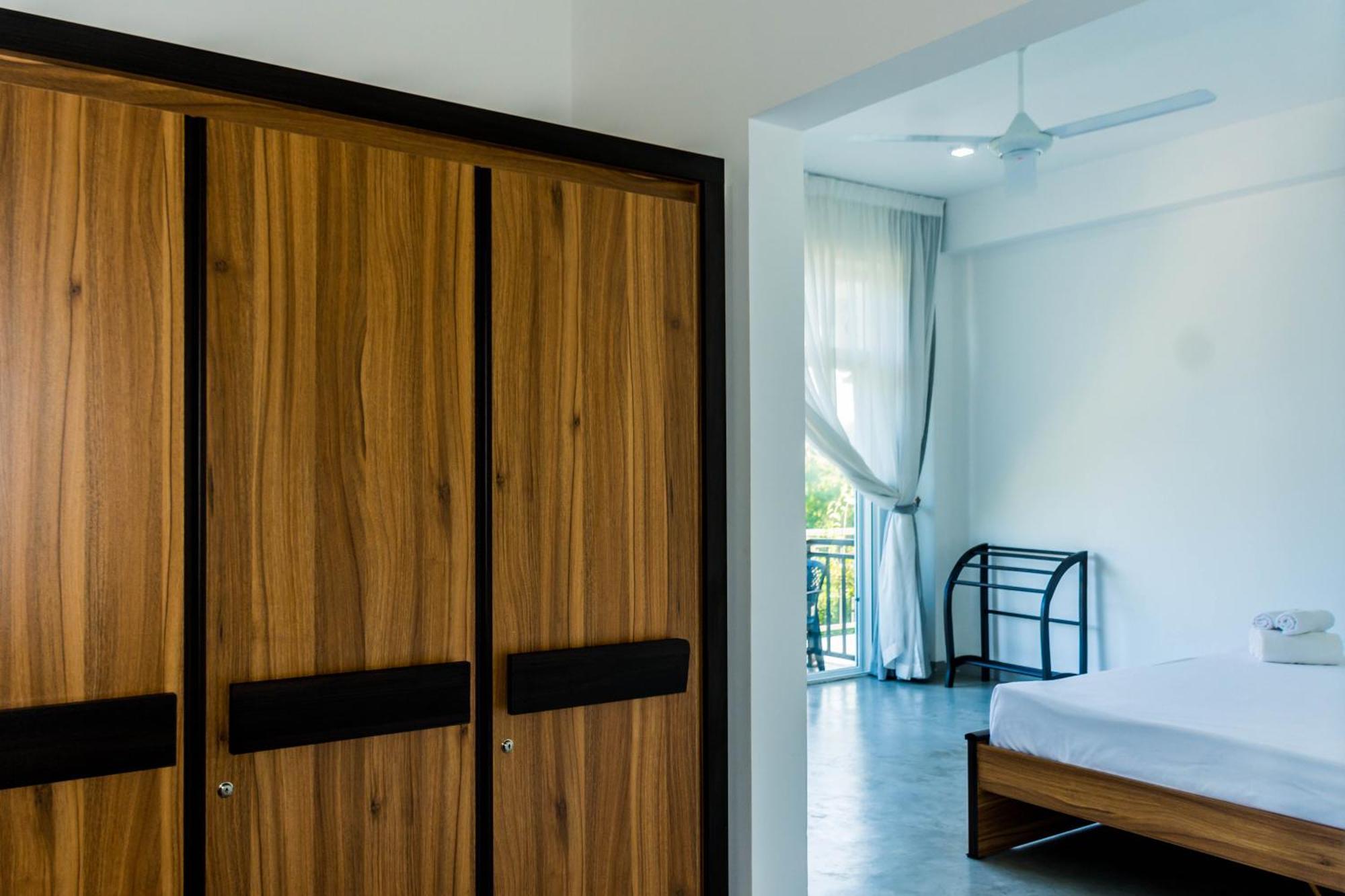Zodiak Hotel แทนกาลเล ภายนอก รูปภาพ
