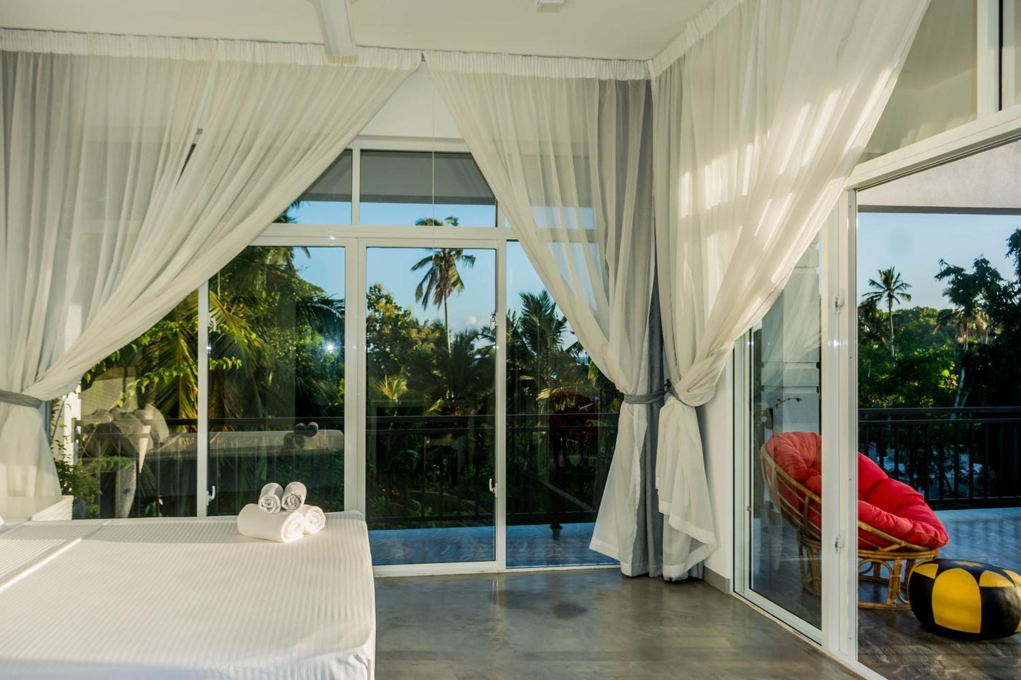 Zodiak Hotel แทนกาลเล ภายนอก รูปภาพ