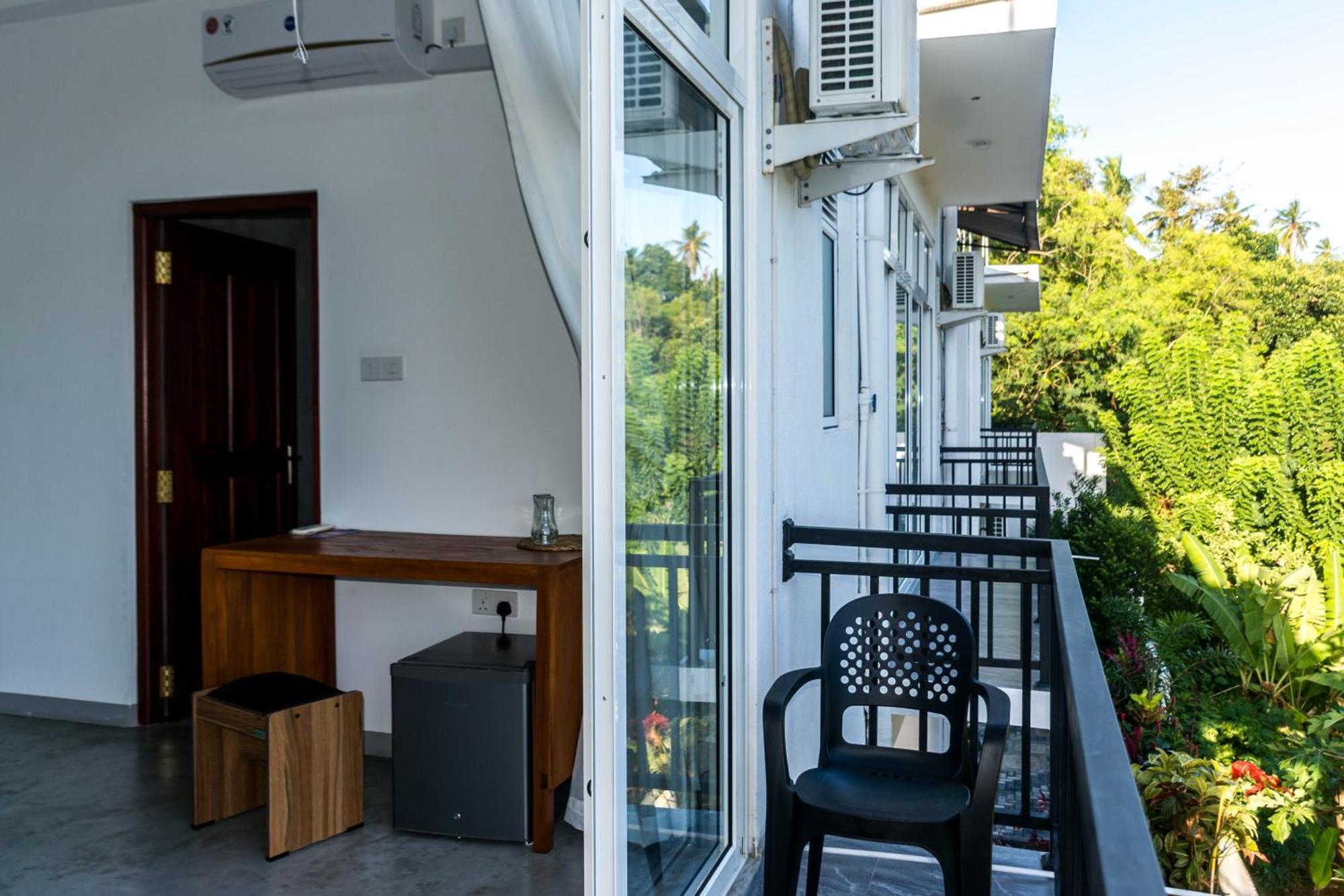 Zodiak Hotel แทนกาลเล ภายนอก รูปภาพ